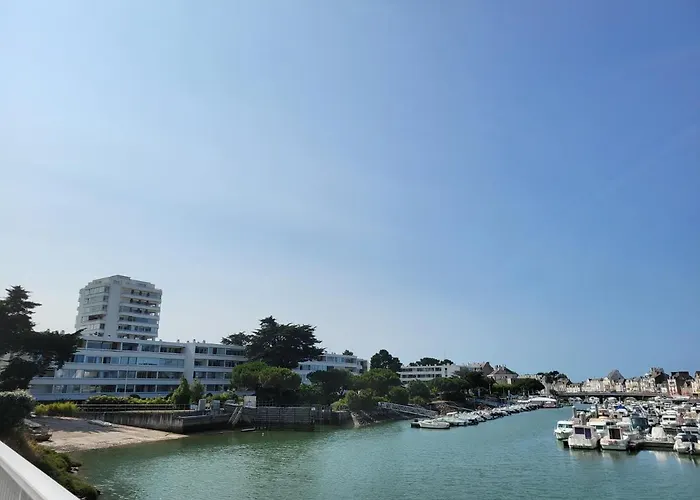 Escapade Ensoleillee Avec 2 Chambres - Parking Prive Et Court De Tennis A Proximite De La Plage Benoit De La Baule
